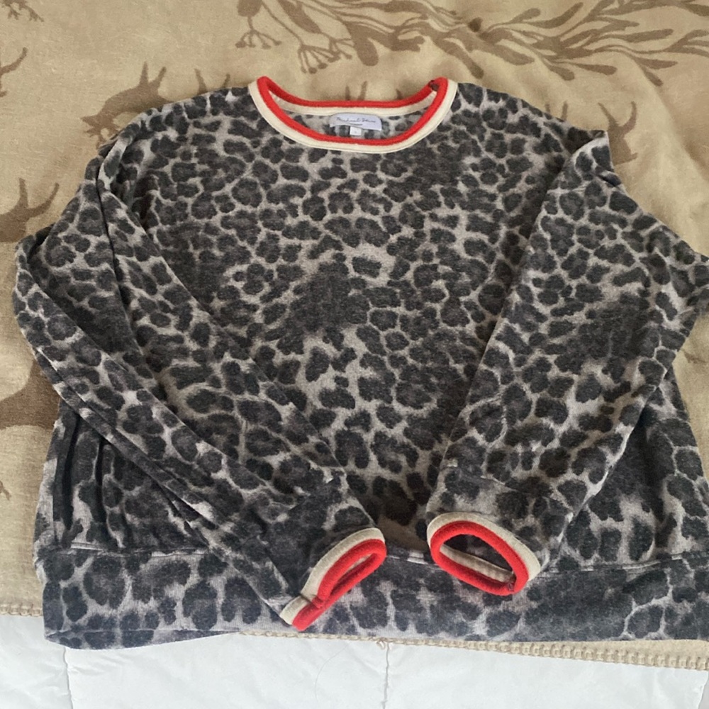 Leopard print sweatshirt